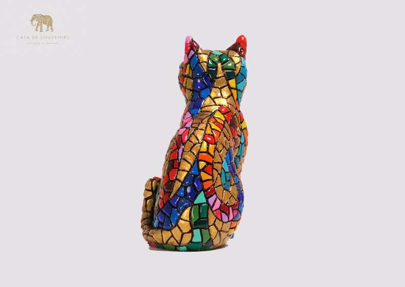 Golden Cat statue made with marble dust and with enamel. It's the best collection in Spain.