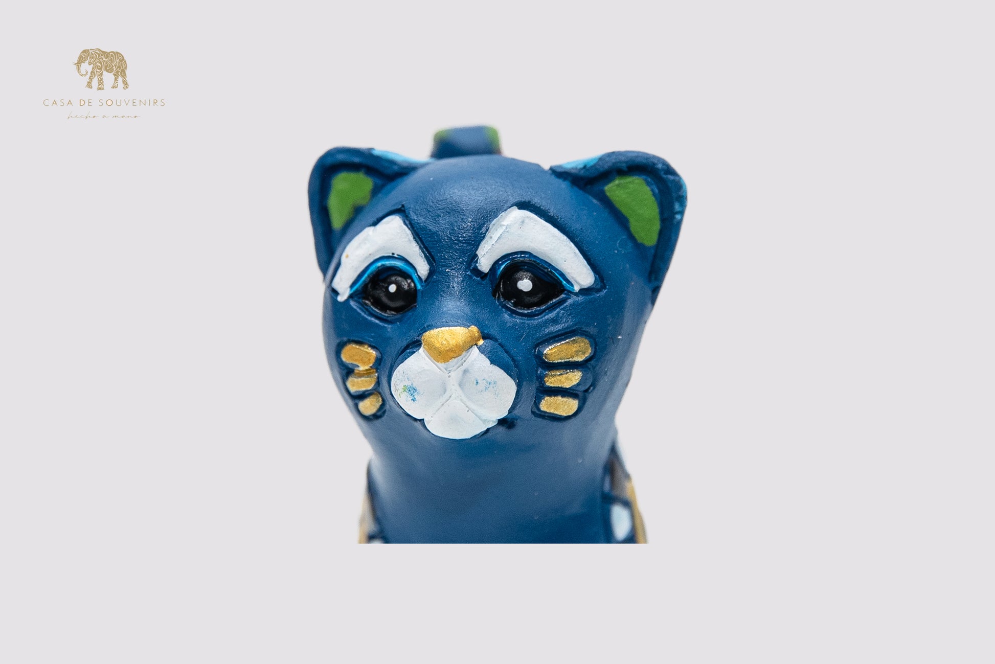 Blue Cat Mosaico Statue made with marble dust and with enamel. It's the best collection in Spain.