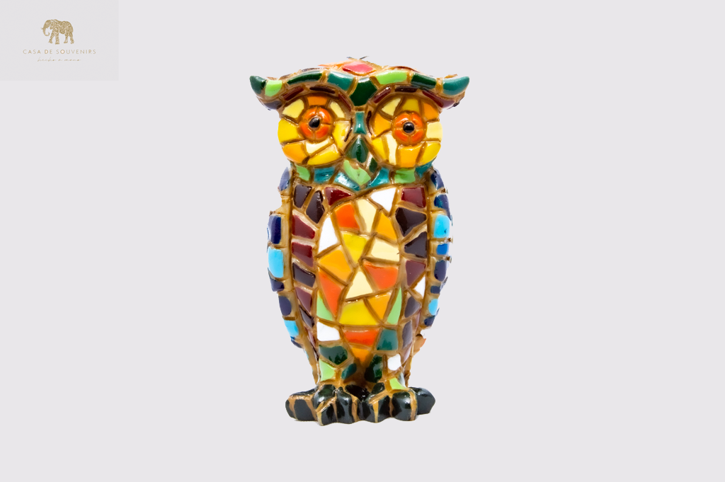 Mix Colores Owl statue made with marble dust and with enamel. It's the best collection in Spain.