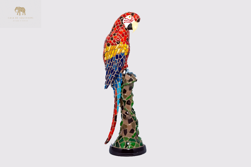 Mix Colores Parrot statue made with marble dust and with enamel. It's the best collection in Spain.