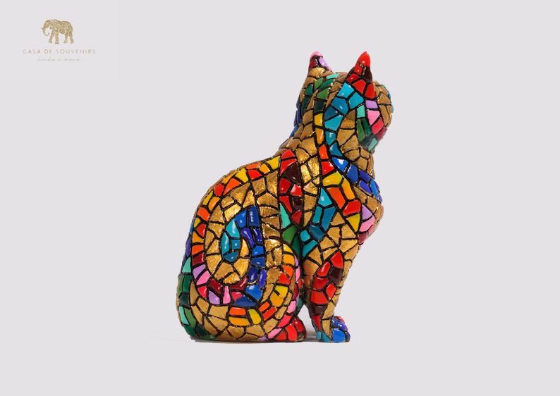 Golden Cat statue made with marble dust and with enamel. It's the best collection in Spain.