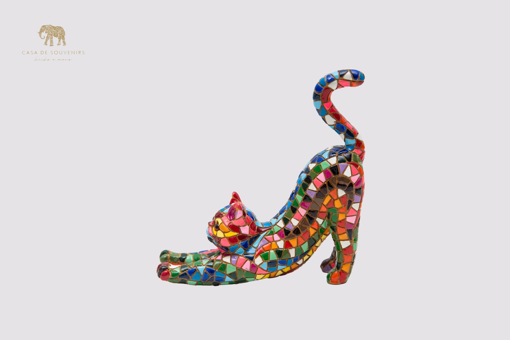 Hecho a Mano Mix Colours Mosaic Cat Laying Stand statue made with marble dust and with enamel. It's the best collection in Spain.