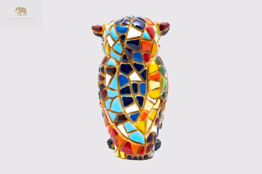 Mix Colores Owl statue made with marble dust and with enamel. It's the best collection in Spain.