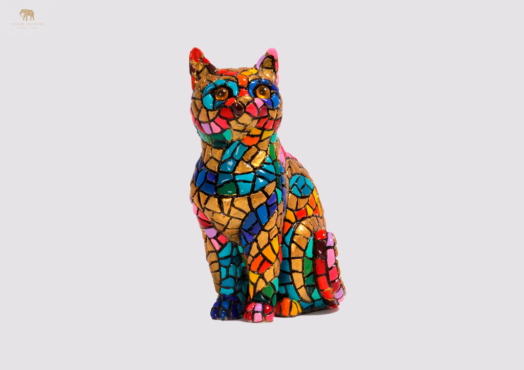 Golden Cat statue made with marble dust and with enamel. It's the best collection in Spain.