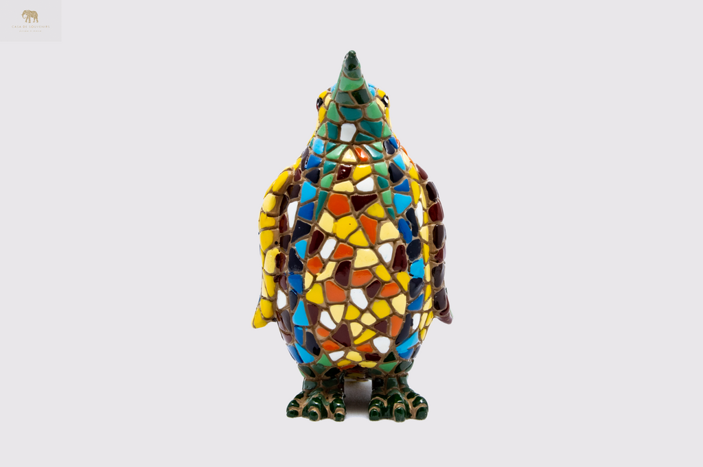 Mix Colores Penguin statue made with marble dust and with enamel. It's the best collection in Spain.