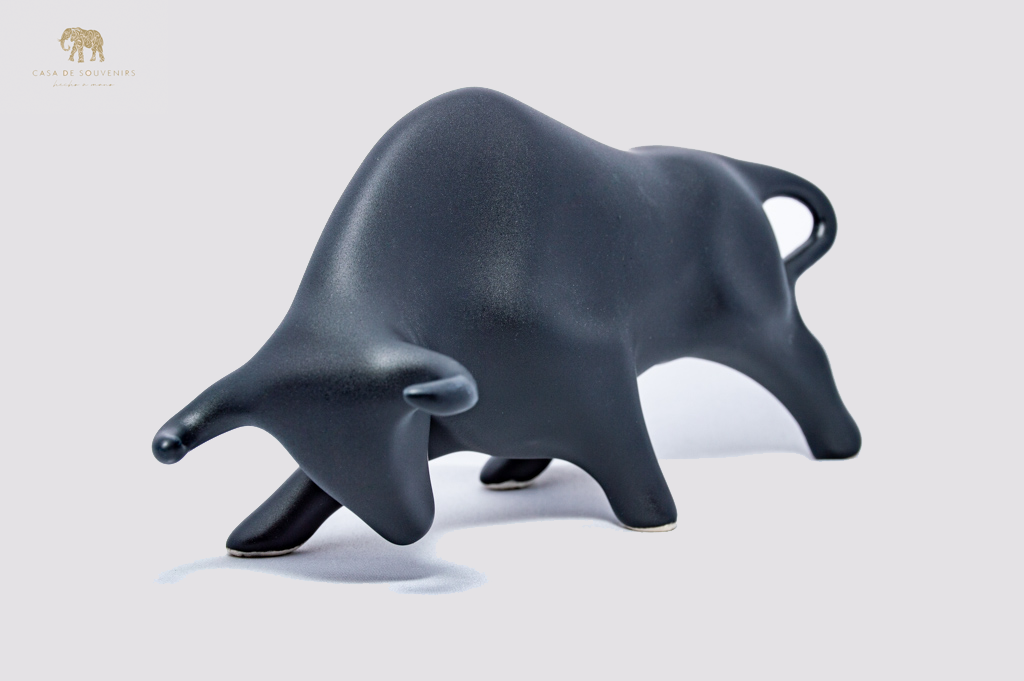 Black Porcelain Matte Bull statue made with porcelain dust and with enamel. It's the best collection in Spain.